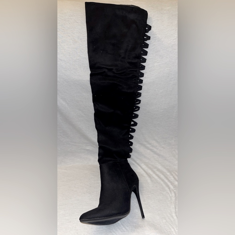 Shiekh Black Micro Suede Jolly9s SIZE 6
